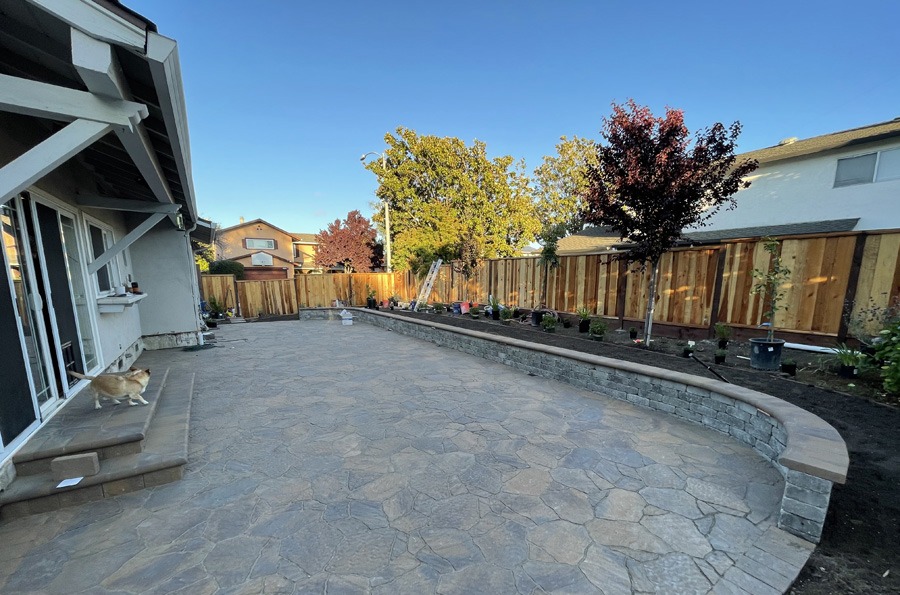 Paver patio with retaining wall Woodside